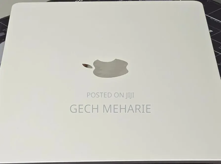 New Laptop Apple MacBook Air 2022 M2 16GB Apple M2 SSD 512GB