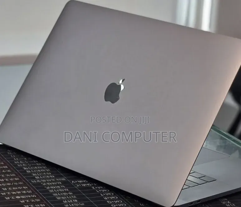 New Laptop Apple MacBook Pro 2018 32GB Intel Core i7 SSD 1T