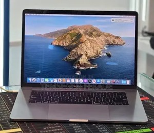 New Laptop Apple MacBook Pro 2018 32GB Intel Core i7 SSD 1T