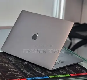 New Laptop Apple MacBook Pro 2018 32GB Intel Core i7 SSD 1T