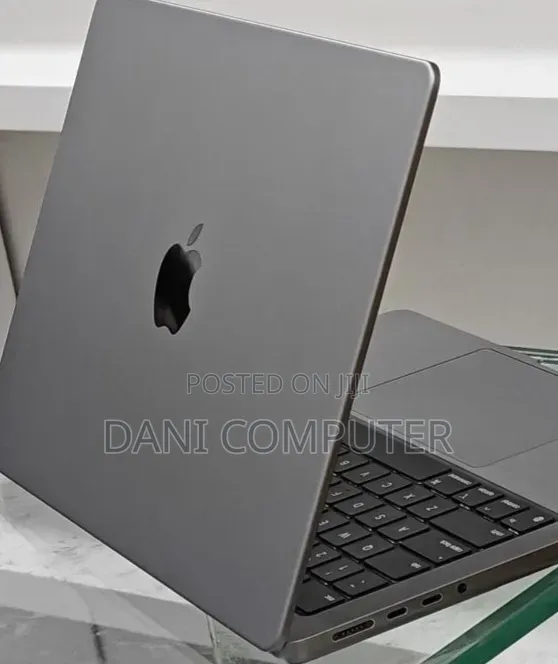 New Laptop Apple MacBook Pro 2023 M3 8GB Intel Core M3 SSD 512GB