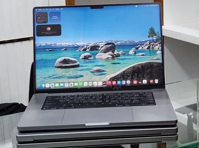 New Laptop Apple MacBook Pro 2021 M1 32GB Apple M1 Pro SSD 512GB