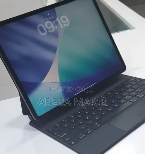 New Apple iPad Pro 12.9 (2022) 256 GB