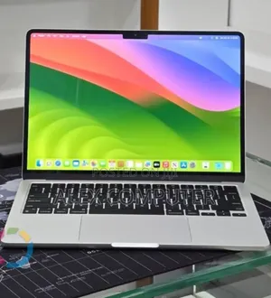 New Laptop Apple MacBook Air 2022 M2 16GB Apple M2 SSD 512GB