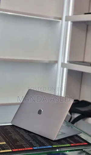 New Laptop Apple MacBook Pro 2018 32GB Intel Core i7 SSD 1T