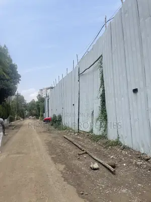የሚሸጥ 600ካሬ ቦታቦሌ! 600sqm Land For Sale! Bole