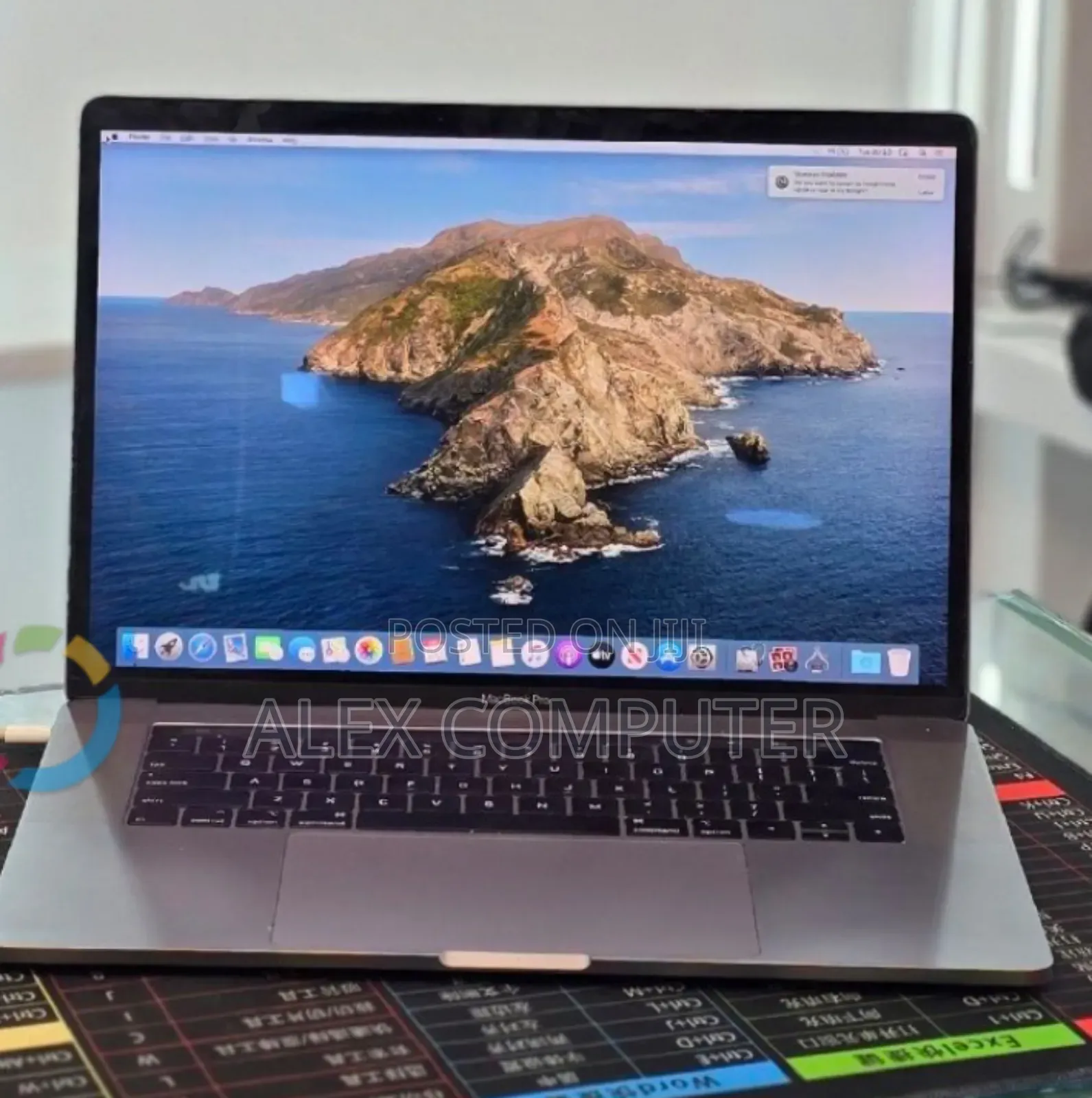 New Laptop Apple MacBook Pro 2018 32GB Intel Core i9 SSD 1T