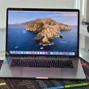 New Laptop Apple MacBook Pro 2018 32GB Intel Core i9 SSD 1T