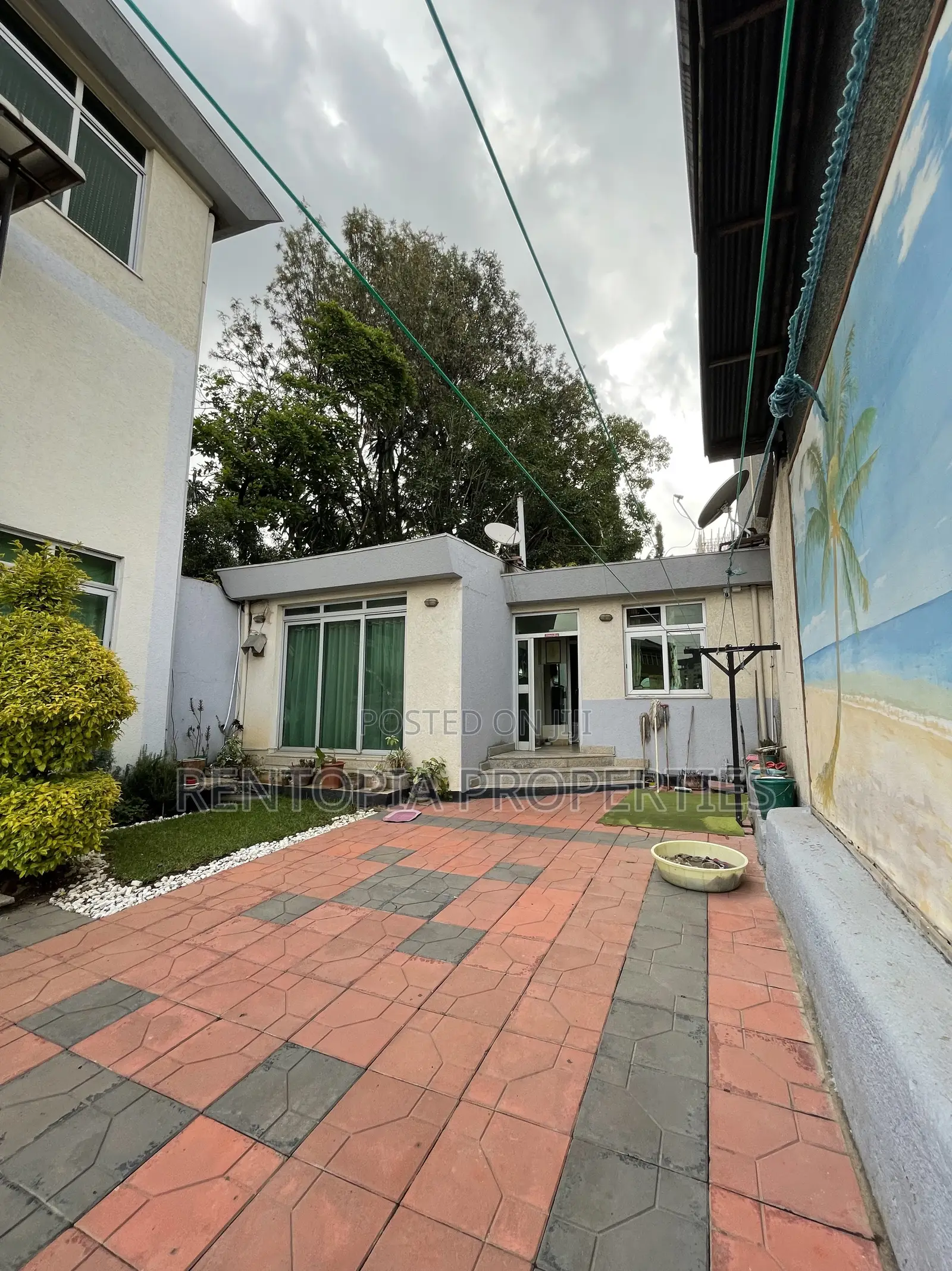 Furnished 5bdrm House in Bole for rent