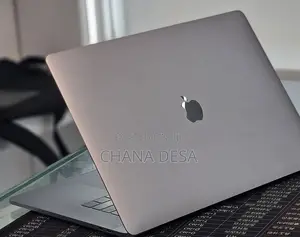 New Laptop Apple MacBook Pro 2018 32GB Intel Core i7 SSD 1T