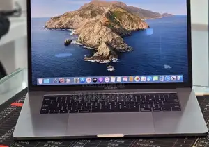 New Laptop Apple MacBook Pro 2018 32GB Intel Core i7 SSD 1T