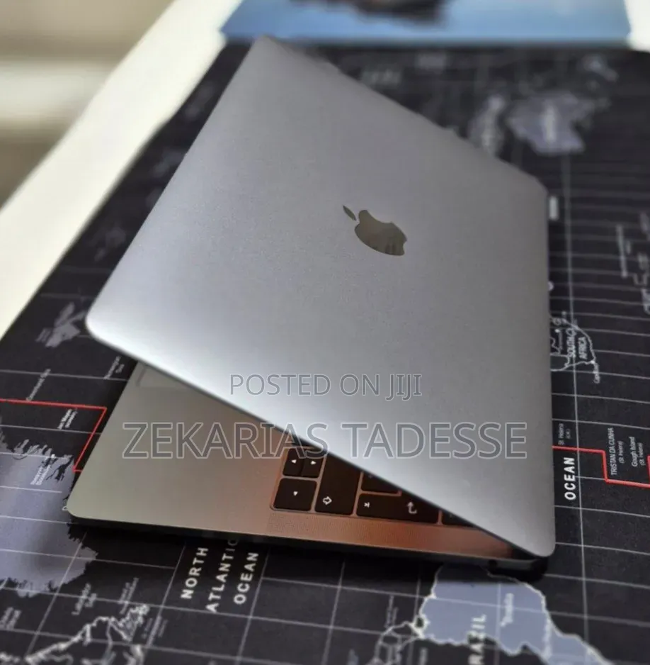 New Laptop Apple MacBook Pro 2017 8GB Intel Core i5 SSD 256GB