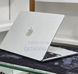New Laptop Apple MacBook Air 2022 M2 16GB Apple M2 SSD 512GB