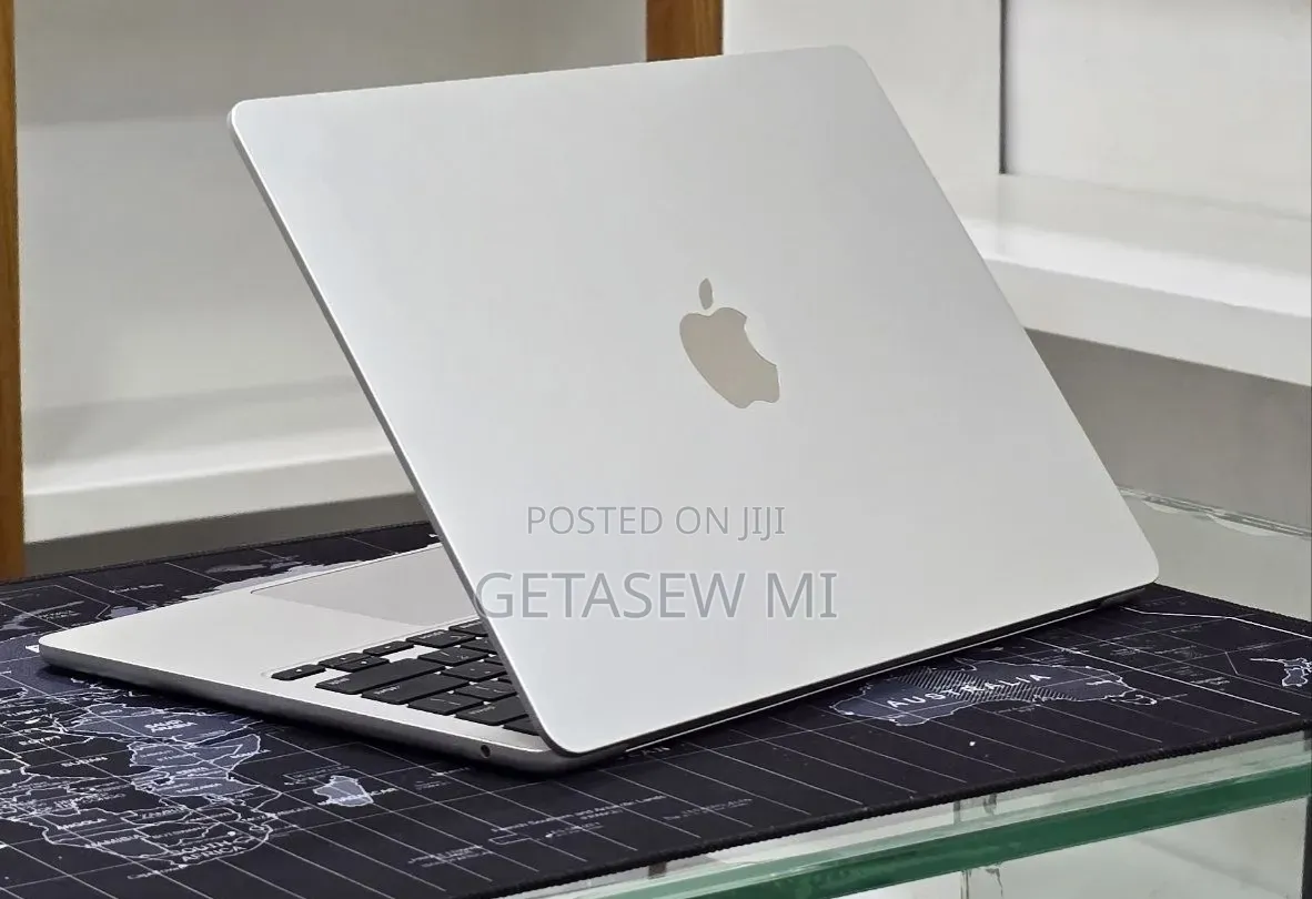 New Laptop Apple MacBook Air 2022 M2 16GB Apple M2 SSD 512GB