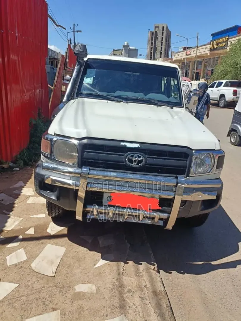 Toyota Land Cruiser 79 Series 2019 White
