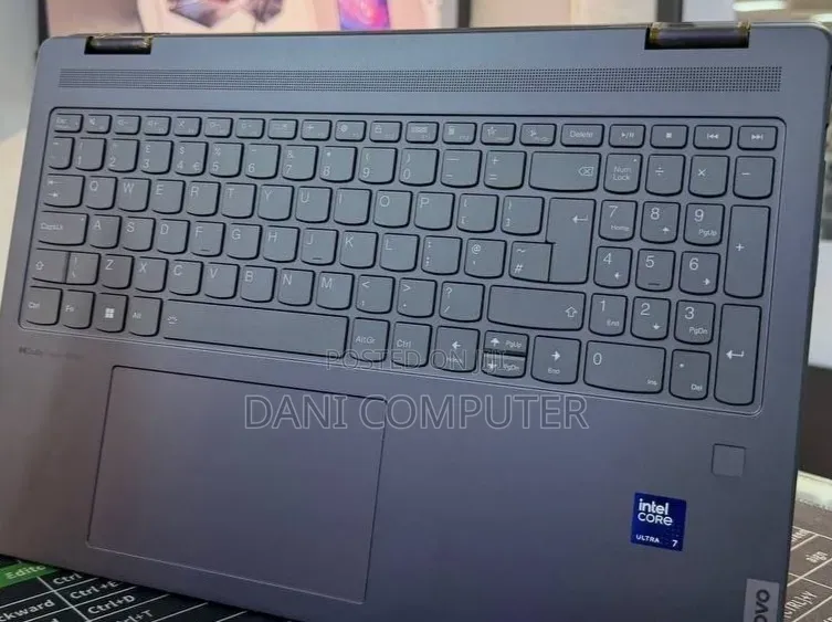 New Laptop Lenovo Yoga 7i 16GB Intel Core Ultra 7 SSD 512GB