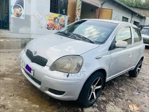 Toyota Vitz 2004 Silver
