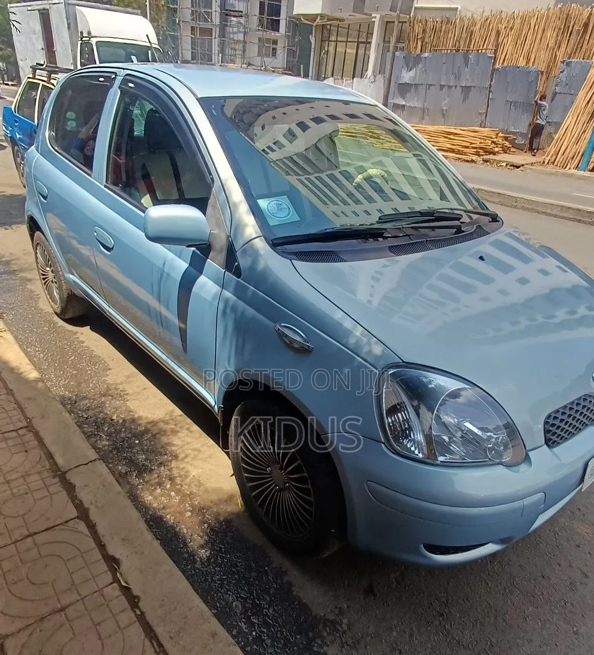 Toyota Vitz 2004 Blue