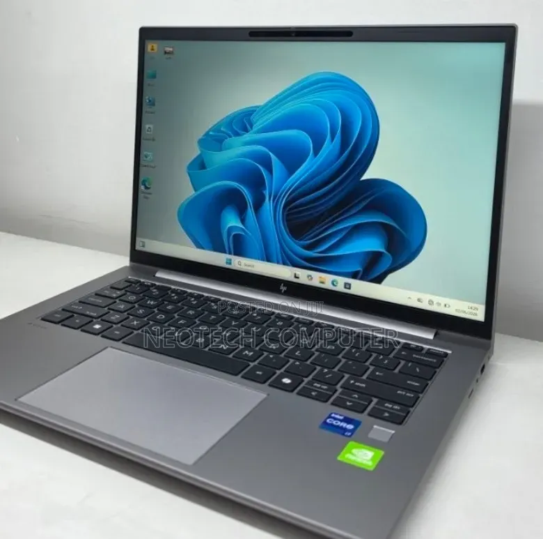 New Laptop HP ZBook Firefly 14 G10 16GB Intel Core i7 SSD 512GB