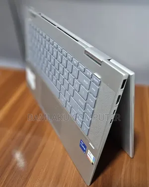 New Laptop HP Envy X360 8GB Intel Core i5 SSD 512GB