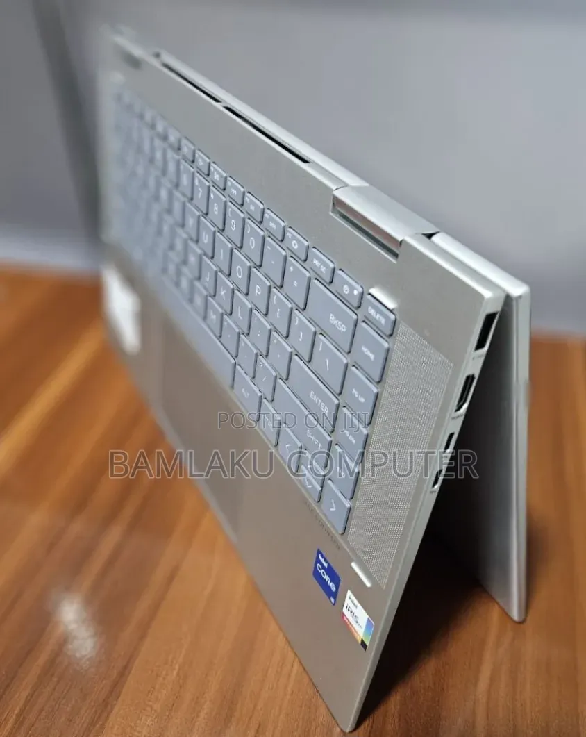 New Laptop HP Envy X360 8GB Intel Core i5 SSD 512GB