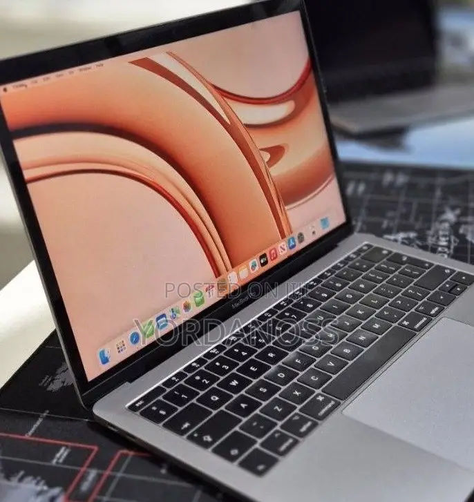 New Laptop Apple MacBook Pro 2017 8GB Intel Core i5 SSD 256GB