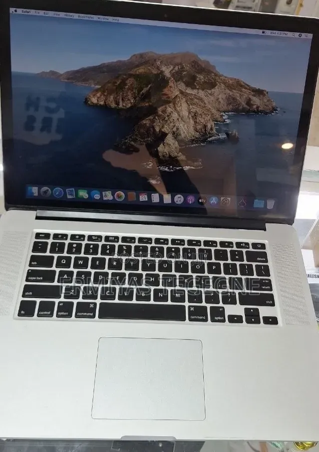 New Laptop Apple MacBook Pro 2017 16GB Intel Core i9 SSD 512GB