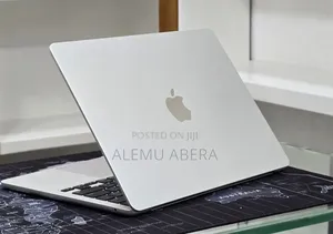 New Laptop Apple MacBook Air 2022 M2 16GB Apple M2 SSD 512GB