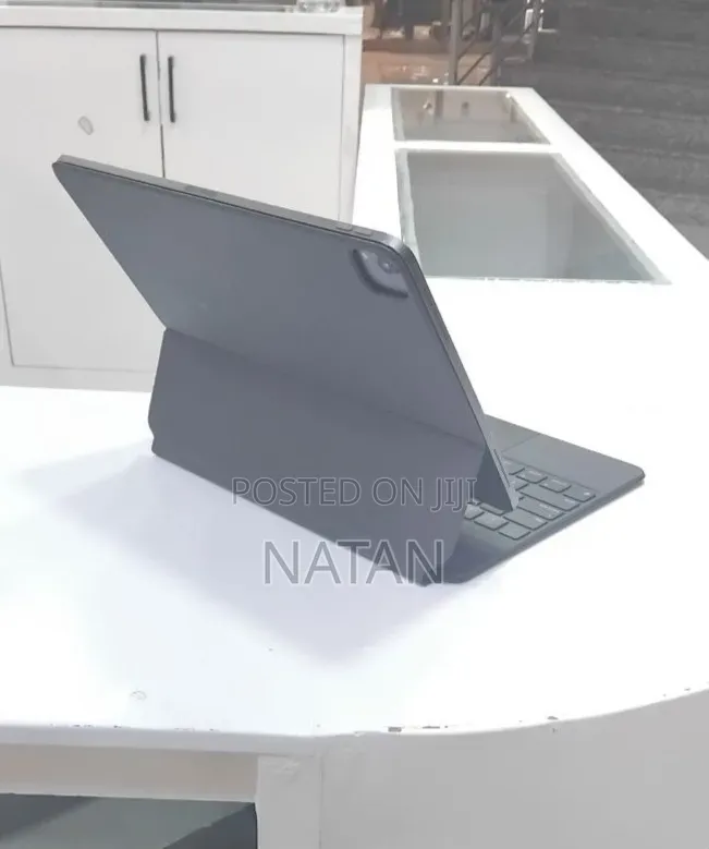 New Apple iPad Pro 12.9 (2020) 256 GB