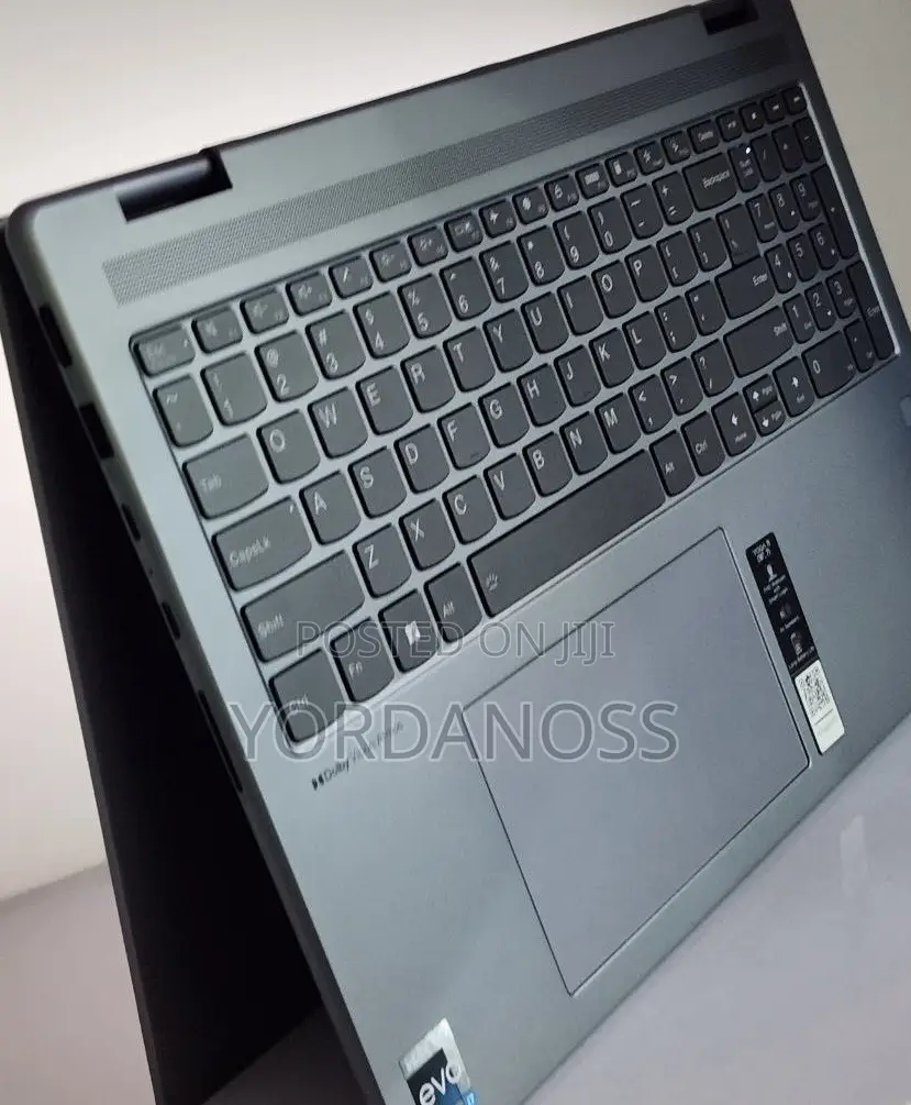 New Laptop Lenovo Yoga 7i 16GB Intel Core i7 SSD 512GB
