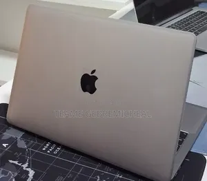 New Laptop Apple MacBook Pro 2019 8GB Intel Core i5 SSD 128GB