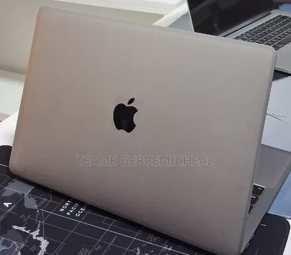 New Laptop Apple MacBook Pro 2019 8GB Intel Core i5 SSD 128GB