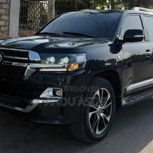Toyota Land Cruiser 2016 Black