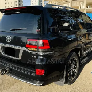 Toyota Land Cruiser 2016 Black