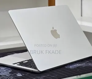 New Laptop Apple MacBook Air 2022 M2 16GB Apple M2 SSD 512GB