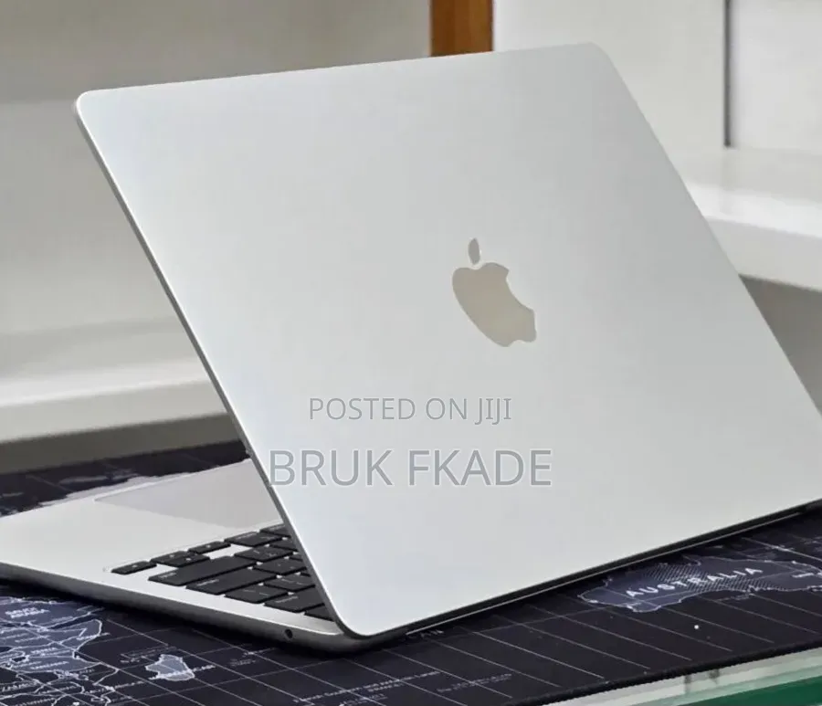 New Laptop Apple MacBook Air 2022 M2 16GB Apple M2 SSD 512GB