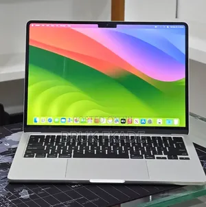 New Laptop Apple MacBook Air 2022 M2 16GB Apple M2 SSD 512GB