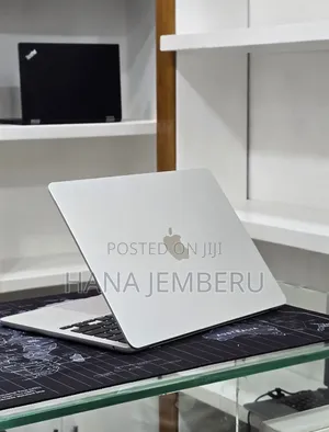 New Laptop Apple MacBook Air 2022 M2 16GB Apple M2 SSD 512GB