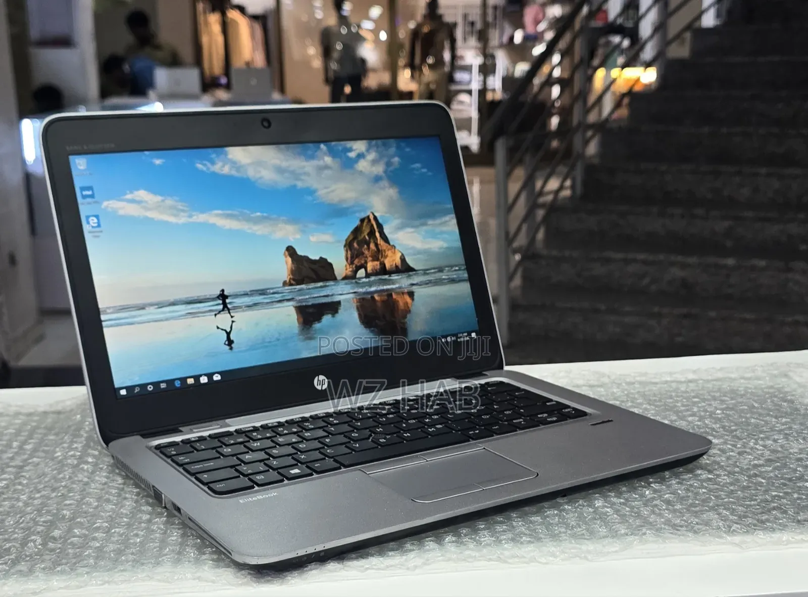 New Laptop HP EliteBook 820 G4 8GB Intel Core i5 SSD 256GB