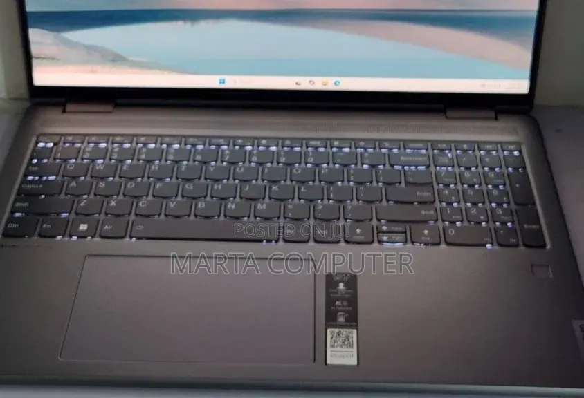 New Laptop Lenovo Yoga 7i 16GB Intel Core i7 SSD 512GB