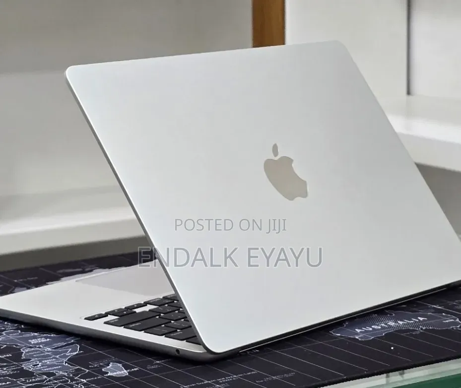 New Laptop Apple MacBook Air 2022 M2 16GB Apple M2 SSD 512GB