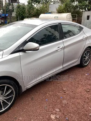Hyundai Elantra 2013 Silver