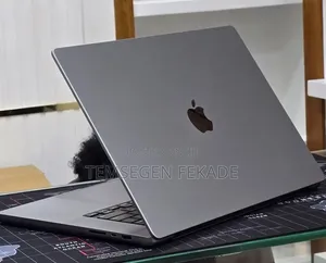 New Laptop Apple MacBook Pro 2020 M1 32GB Apple M1 Pro SSD 512GB
