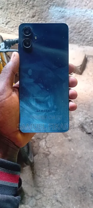 Samsung Galaxy A06 128 GB