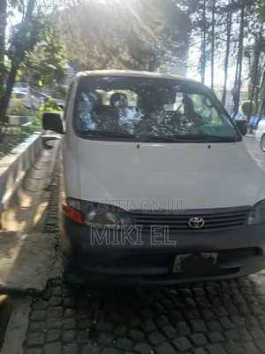 Toyota HiAce 2006 White
