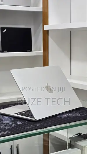 New Laptop Apple MacBook Air 2022 M2 16GB Apple M2 SSD 512GB