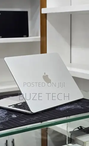 New Laptop Apple MacBook Air 2022 M2 16GB Apple M2 SSD 512GB