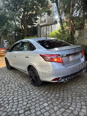 Toyota Yaris 2014 Silver