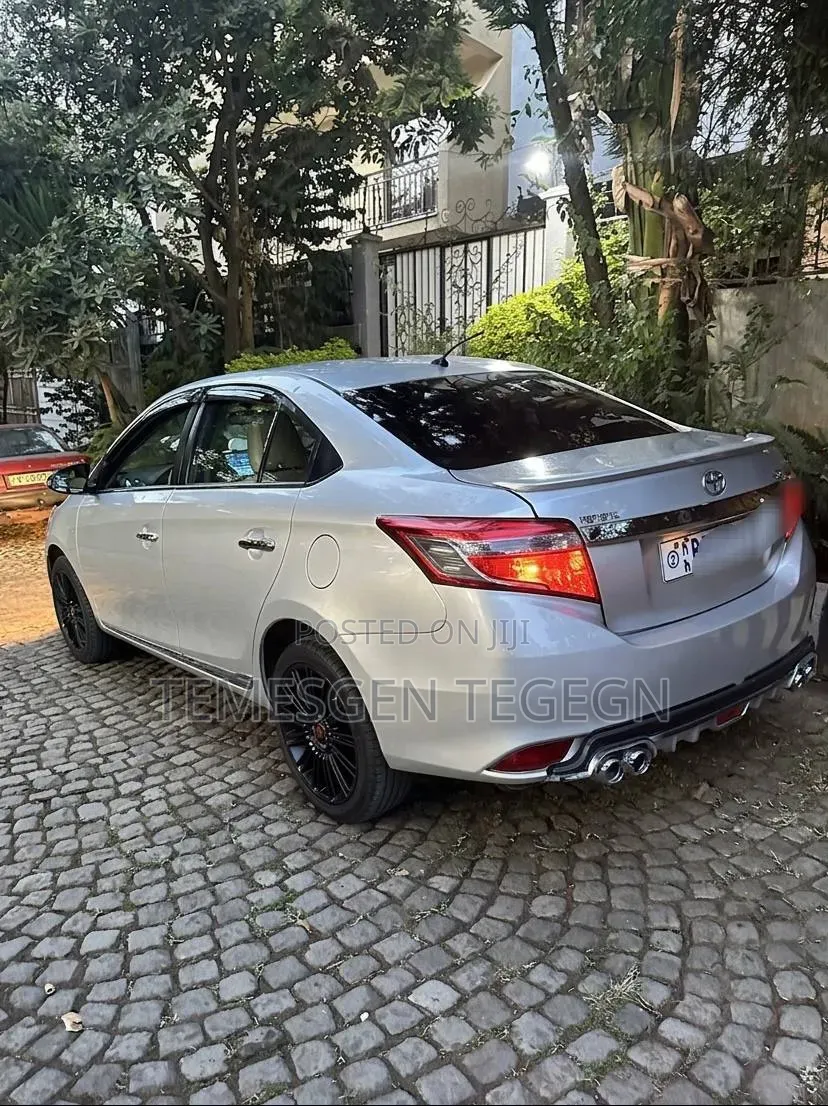 Toyota Yaris 2014 Silver