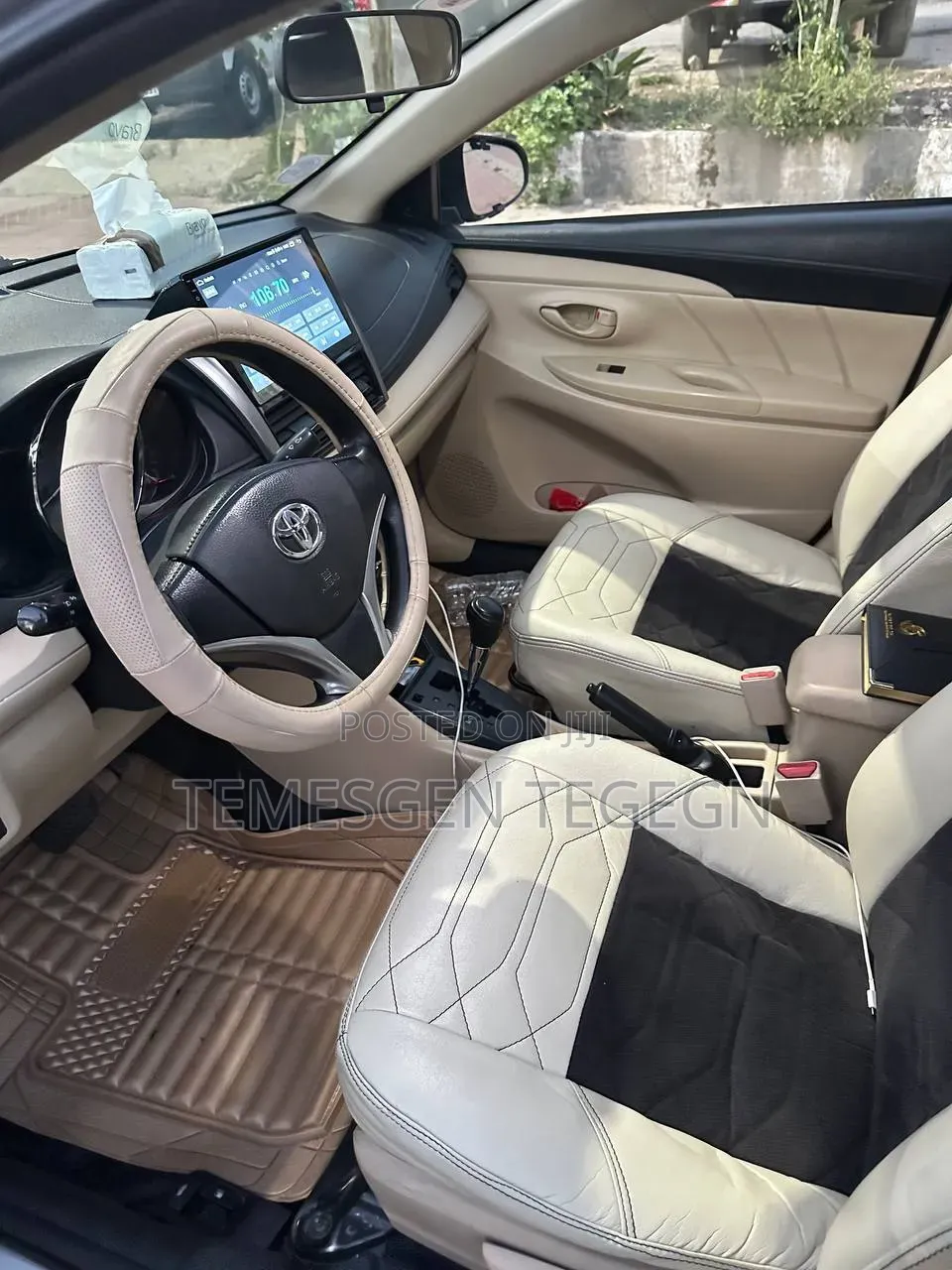 Toyota Yaris 2014 Silver